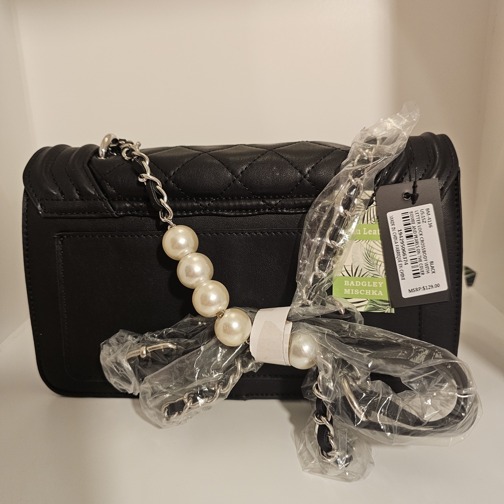 Badgley Mischka Black Quilted Shoulder Bag - Picture 4 of 5